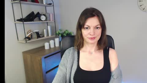 Vivian online show from February 21, 8:18 am