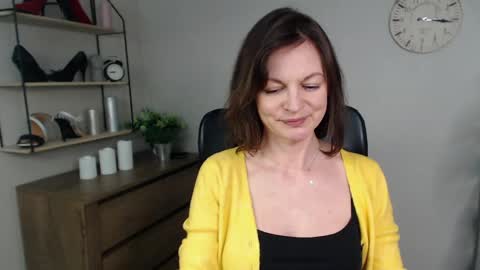 Vivian online show from February 27, 1:07 pm