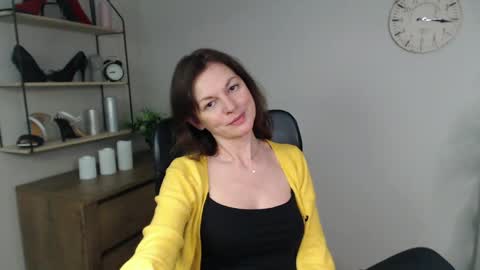 Vivian online show from February 27, 5:15 pm