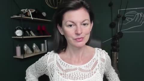 Vivian online show from September 25, 8:29 am