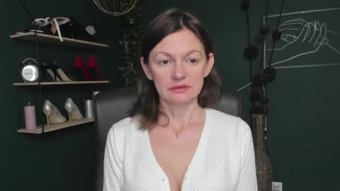 Vivian online show from October 13, 6:24 am