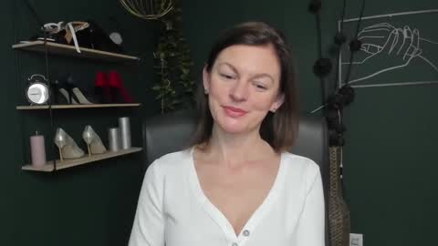 Vivian online show from October 14, 5:52 am