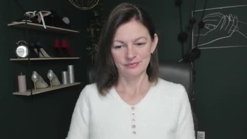 Vivian online show from October 17, 6:16 am