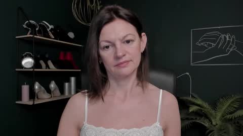 Vivian online show from November 6, 8:15 am