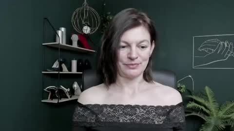 Vivian online show from April 15, 6:31 am