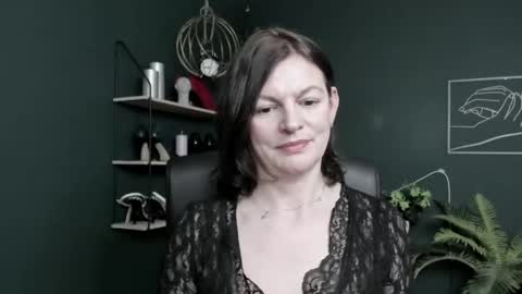 Vivian online show from April 23, 12:29 pm