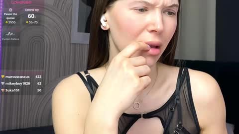 Snapshot of vivian_evans_ chatting on February 9, 7:05 am Vivian Evans online show from February 9, 7:05 am