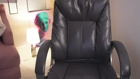 Vivian Evans online show from March 12, 12:50 am