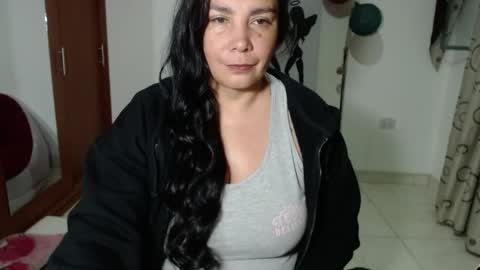 vivian_milf_paint online show from September 26, 3:32 am