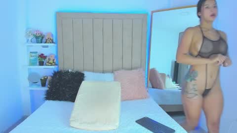 Vivian Monroe online show from January 30, 8:10 pm