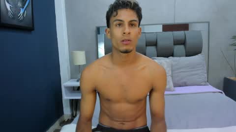 Vivian Mucks online show from April 26, 3:59 am