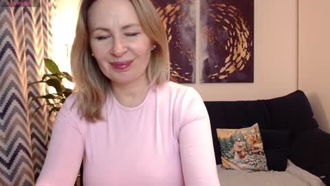 Vivian online show from December 3, 6:17 pm