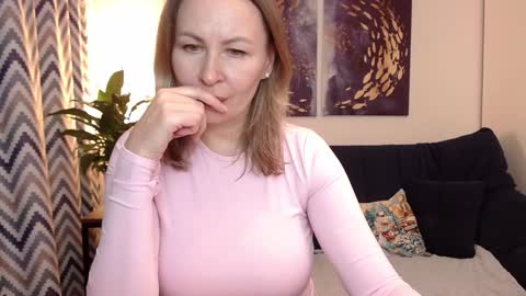 Vivian online show from December 13, 9:09 pm