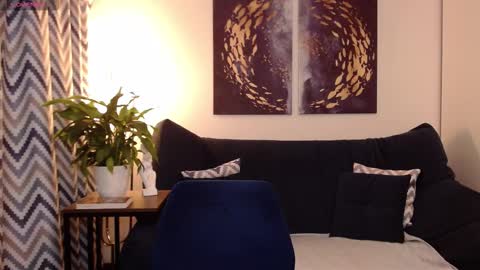 Vivian online show from September 14, 4:39 pm