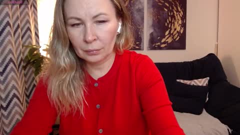 Vivian online show from October 25, 6:13 pm