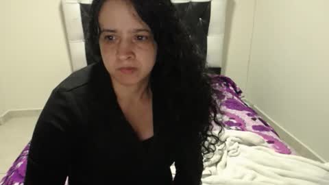 Snapshot of vivian_walt_ chatting on June 11, 5:38 am melissa online show from June 11, 5:38 am