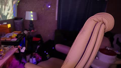 Vivi online show from April 21, 2:51 am