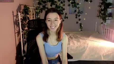 Snapshot of vivianbrooks_ chatting on August 4, 6:10 pm Viv online show from August 4, 6:10 pm