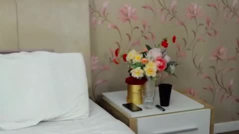 Snapshot of viviankiss chatting on December 18, 11:02 am Vivian online show from December 18, 11:02 am