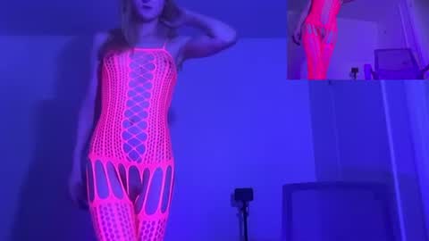 Snapshot of vivianlayxxx chatting on July 21, 12:46 am vivian layy online show from July 21, 12:46 am