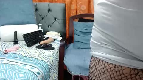 ViviannaJhonson online show from April 10, 1:11 am