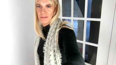 Vivlove online show from December 28, 8:58 pm