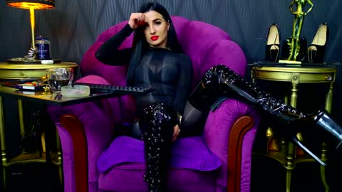 Vivian Reeve online show from December 9, 6:03 pm