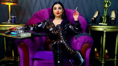 Vivian Reeve online show from December 11, 6:31 pm