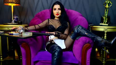 Vivian Reeve online show from December 14, 5:03 pm