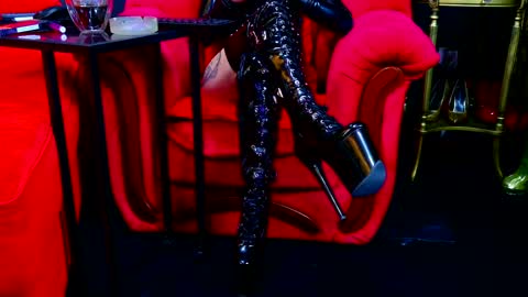 Vivian Reeve online show from February 4, 5:01 pm