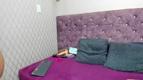 Snapshot of vivianrose3x chatting on March 6, 3:13 am VivianRose online show from March 6, 3:13 am