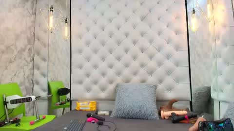 VivianRose online show from March 24, 3:11 am