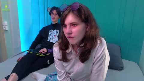 VIVIARAGENDY online show from September 12, 3:34 pm