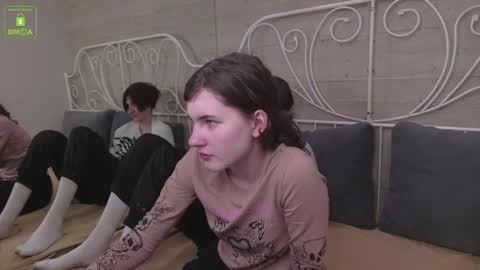 VIVIARAGENDY online show from October 11, 10:47 am