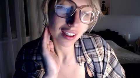 VI       online show from February 6, 4:10 am