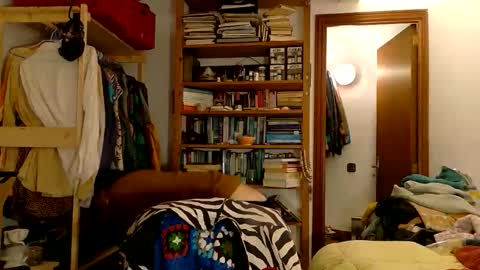 Snapshot of vivid_ether chatting on April 3, 7:34 pm Viv online show from April 3, 7:34 pm