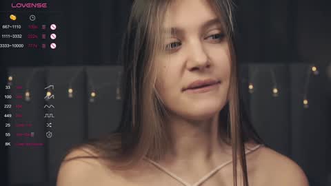 Snapshot of vivid_girls chatting on January 8, 9:42 am Nelly and Mari online show from January 8, 9:42 am