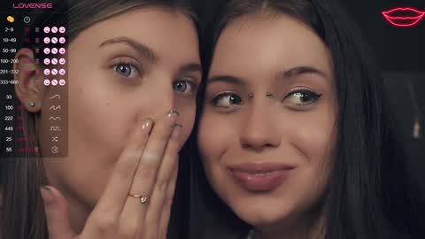 Snapshot of vivid_girls chatting on January 19, 11:01 am Nelly and Mari online show from January 19, 11:01 am