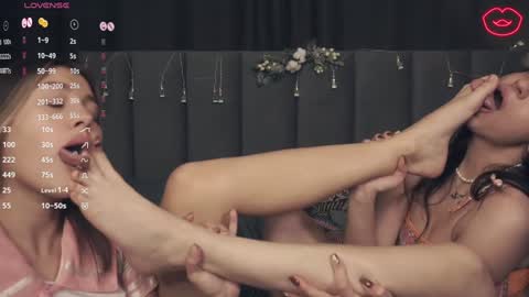 Snapshot of vivid_girls chatting on January 22, 10:18 am Nelly and Mari online show from January 22, 10:18 am