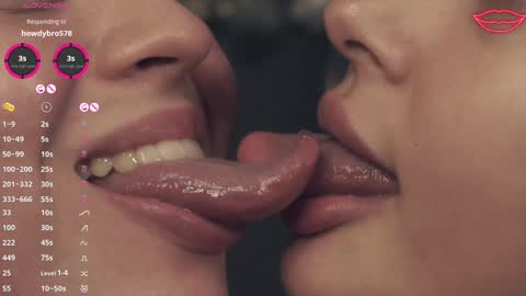 Snapshot of vivid_girls chatting on January 22, 1:21 pm Nelly and Mari online show from January 22, 1:21 pm