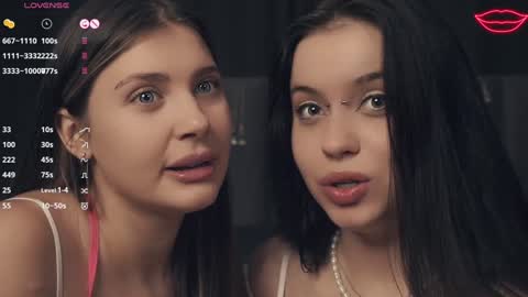 Snapshot of vivid_girls chatting on January 26, 1:15 pm Nelly and Mari online show from January 26, 1:15 pm