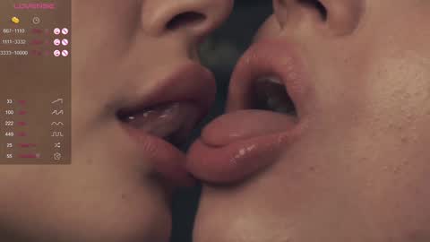 Snapshot of vivid_girls chatting on January 27, 10:27 am Nelly and Mari online show from January 27, 10:27 am