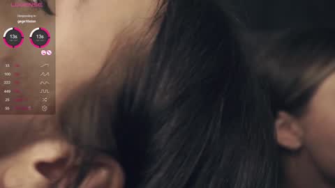 Snapshot of vivid_girls chatting on January 27, 4:33 pm Nelly and Mari online show from January 27, 4:33 pm