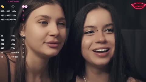 Snapshot of vivid_girls chatting on January 29, 10:16 am Nelly and Mari online show from January 29, 10:16 am