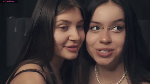 Snapshot of vivid_girls chatting on January 30, 10:08 am Nelly and Mari online show from January 30, 10:08 am