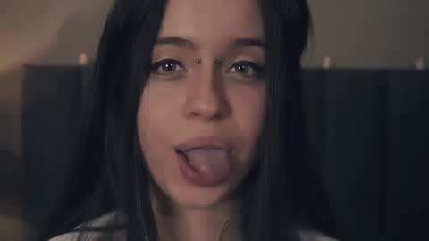 Snapshot of vivid_girls chatting on February 14, 10:38 am Nelly and Mari online show from February 14, 10:38 am