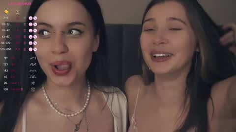 Snapshot of vivid_girls chatting on February 14, 1:40 pm Nelly and Mari online show from February 14, 1:40 pm