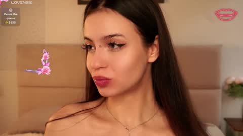 Snapshot of vivid_girls chatting on September 24, 7:33 am Nelly and Mari online show from September 24, 7:33 am