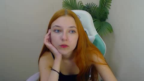 Snapshot of vivien_leight chatting on October 8, 5:54 pm Vivien online show from October 8, 5:54 pm