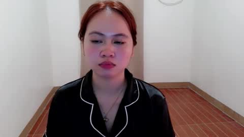 vivienelover online show from February 15, 5:15 am